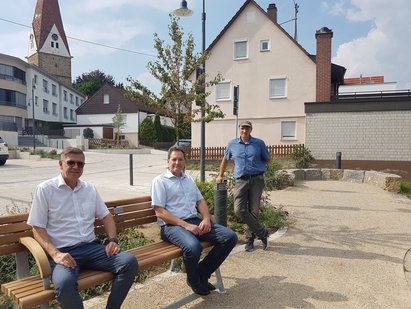 Spieth donates bench to the community of Gingen an der Fils Spieth donates bench to the community of Gingen an der Fils